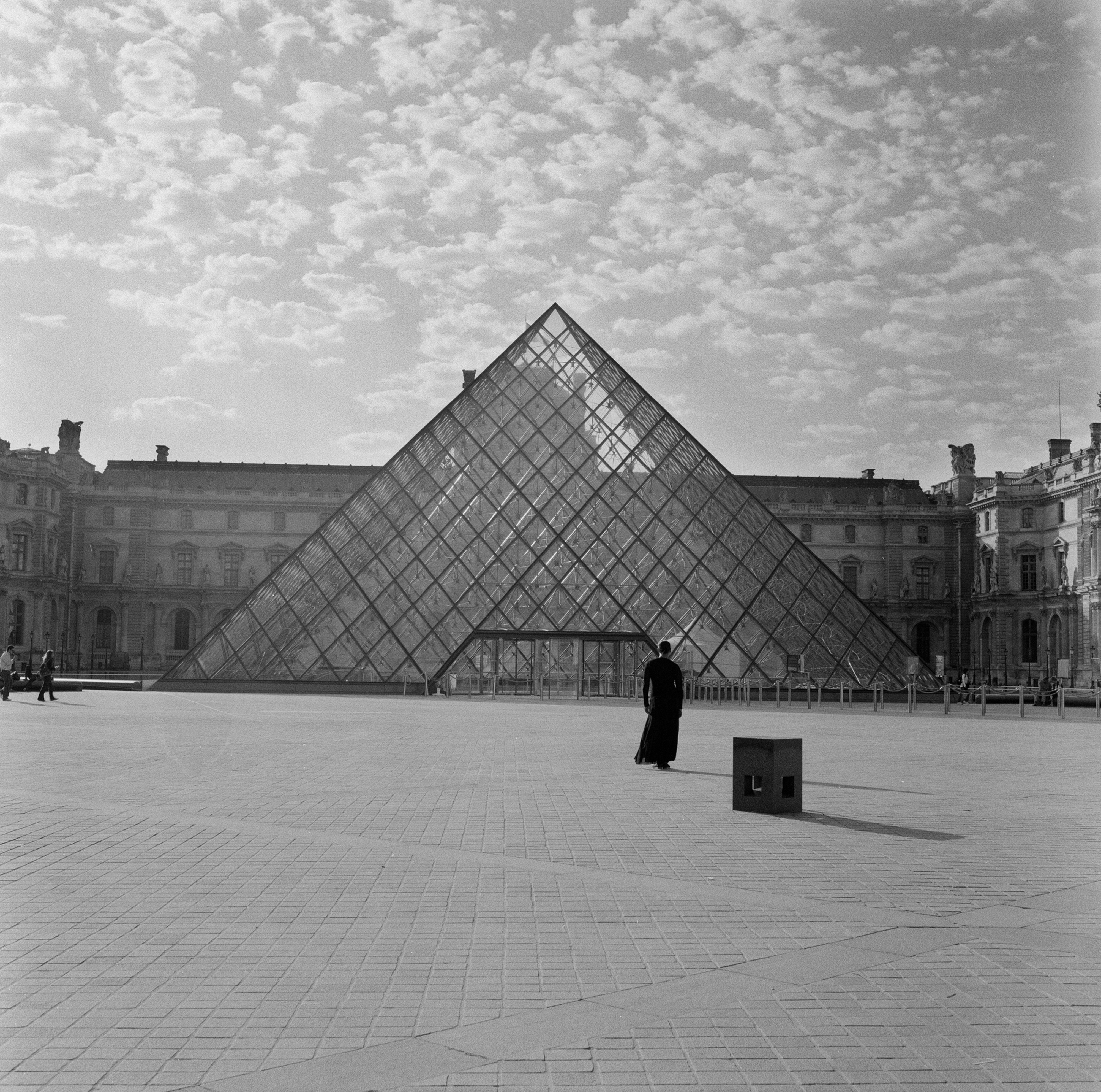 Galerie Barbara Thumm \ Carrie Mae Weems: Louvre (CMW-06-002) \ Louvre (2006)