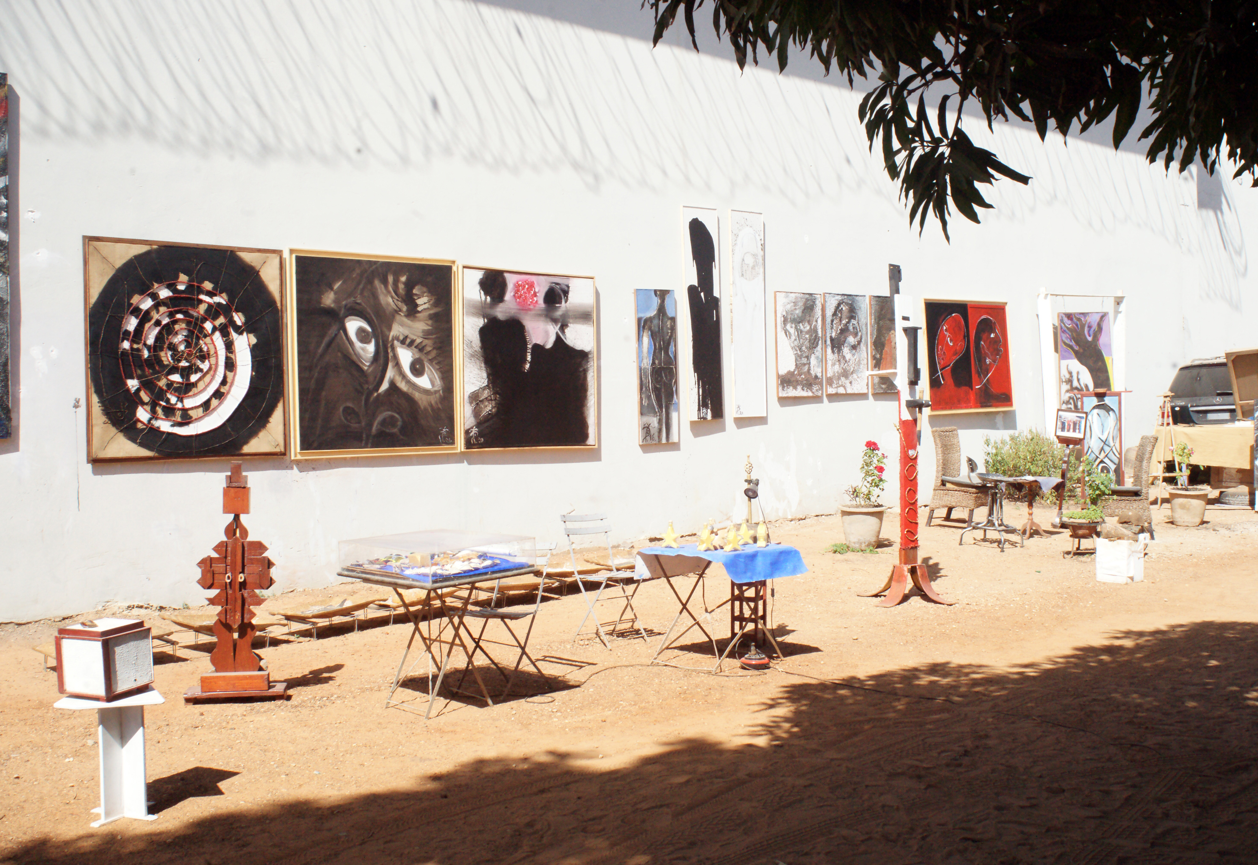 Galerie Barbara Thumm \ El Hadji Sy – Musée de la Rue, Dakar