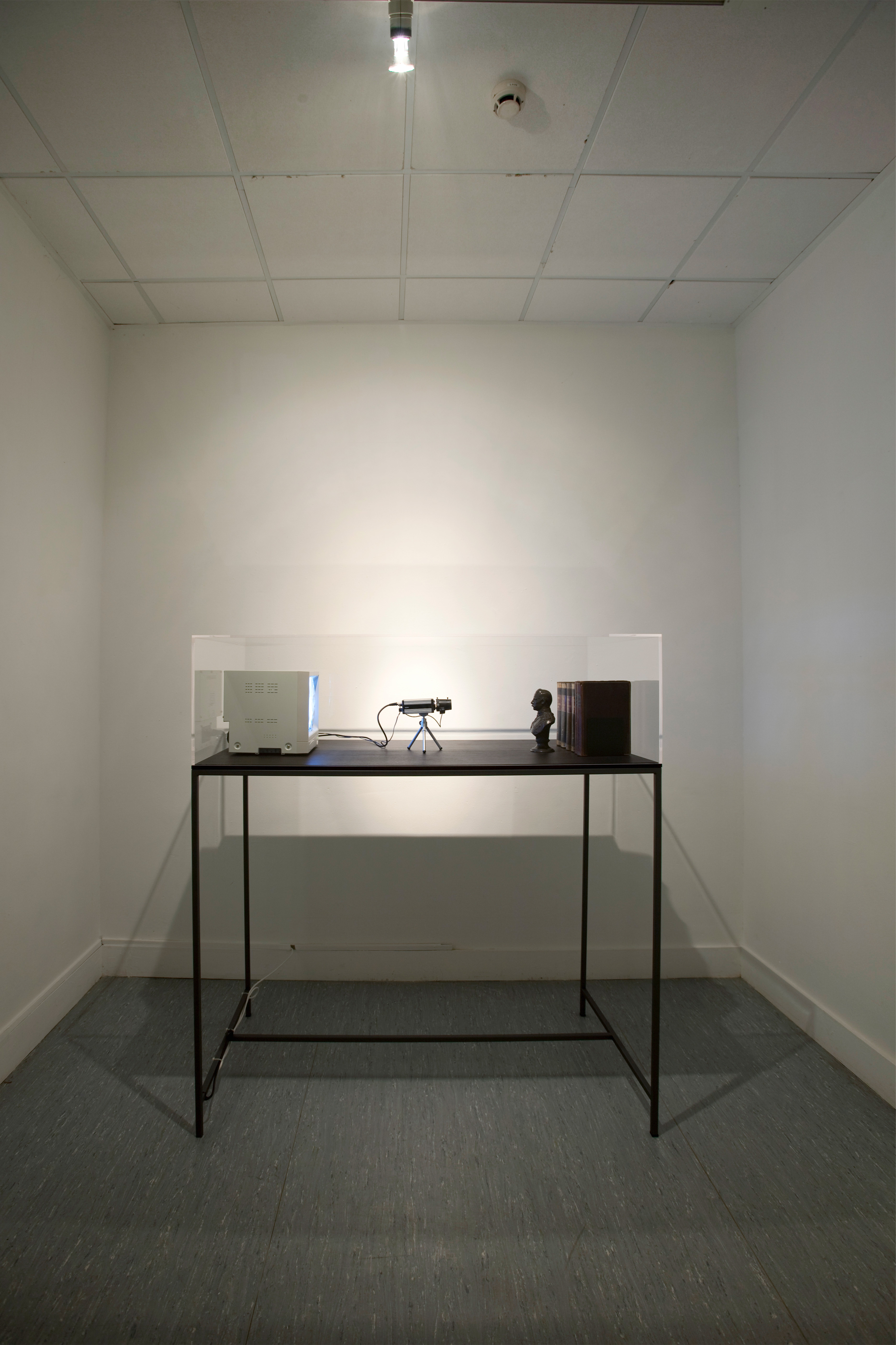 Galerie Barbara Thumm \ Fernando Bryce &#8211; An Approach to the Museo Hawai