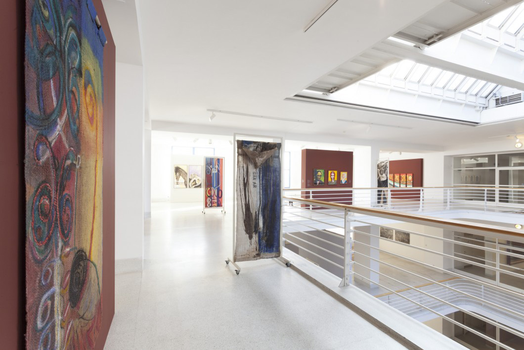 Galerie Barbara Thumm \ El Hadji Sy &#8211; 220th Anniversary of the National Gallery in Prague. El Hadji Sy: Painting ⁠–⁠ Performance ⁠–⁠ Politics