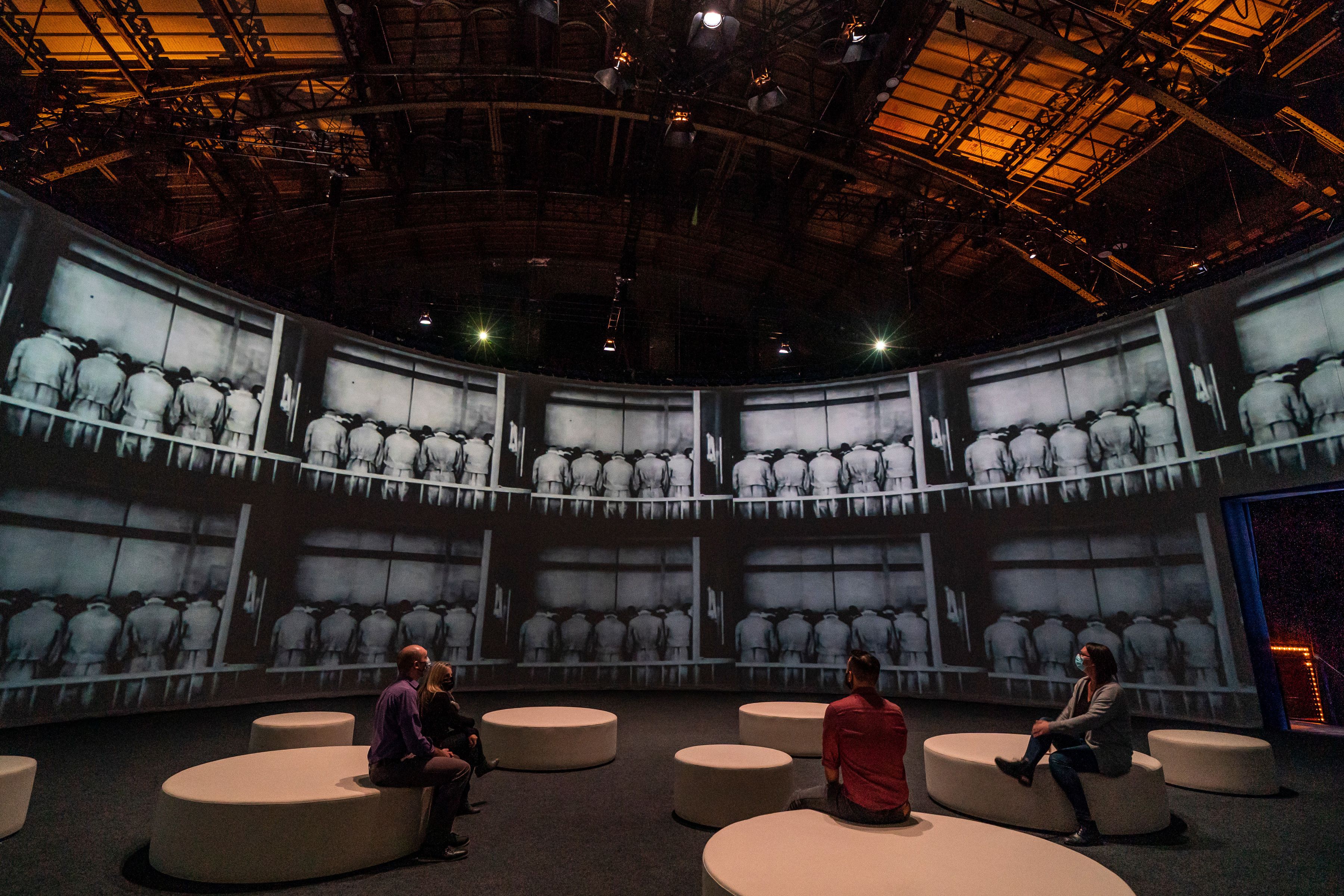 Galerie Barbara Thumm \ Carrie Mae Weems &#8211; The Shape of Things &#8211; Park Avenue Armory, NY