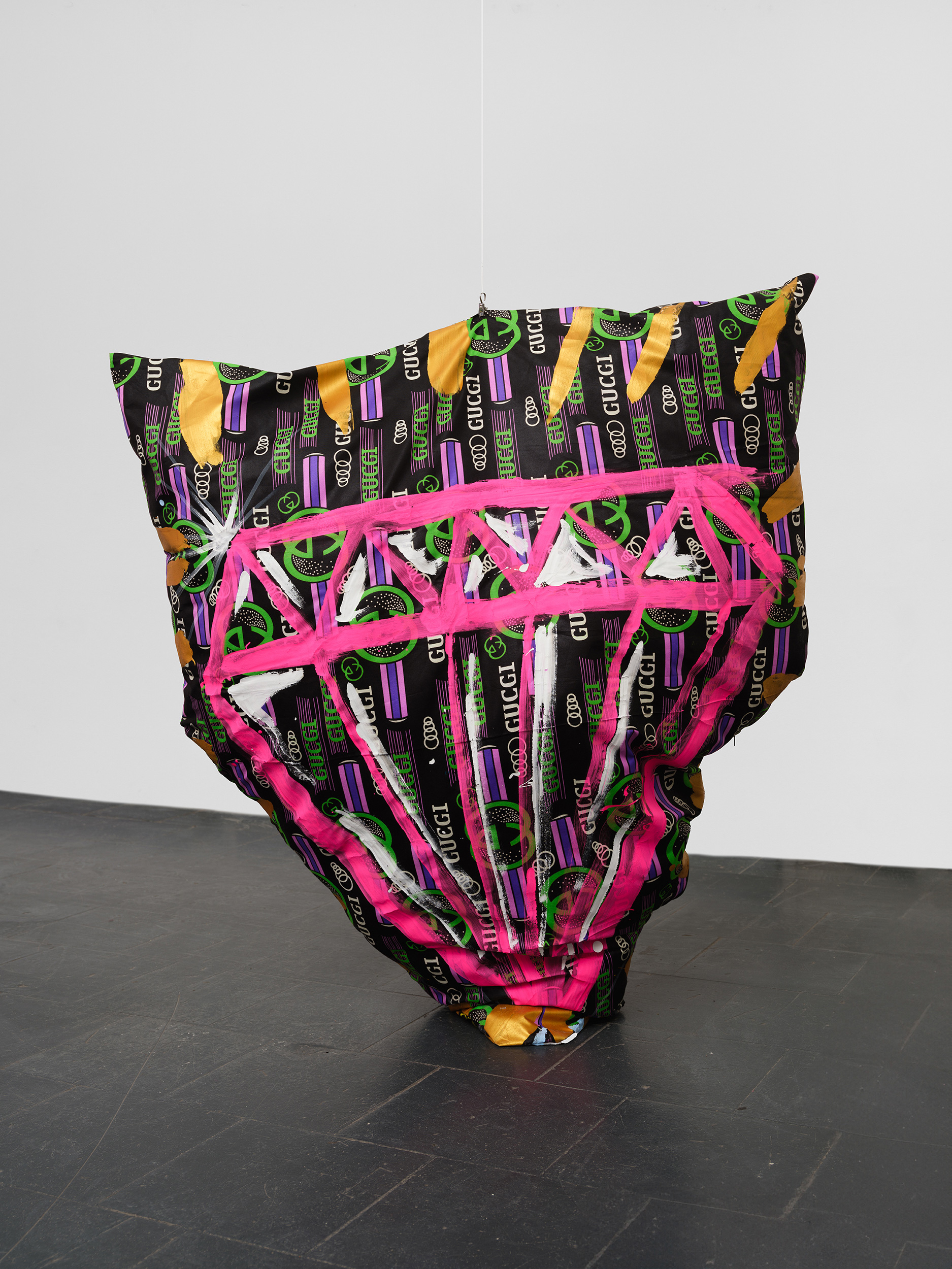 Galerie Barbara Thumm \ Mukenge/Schellhammer – Undigested Images \ Bling Bling (2023)