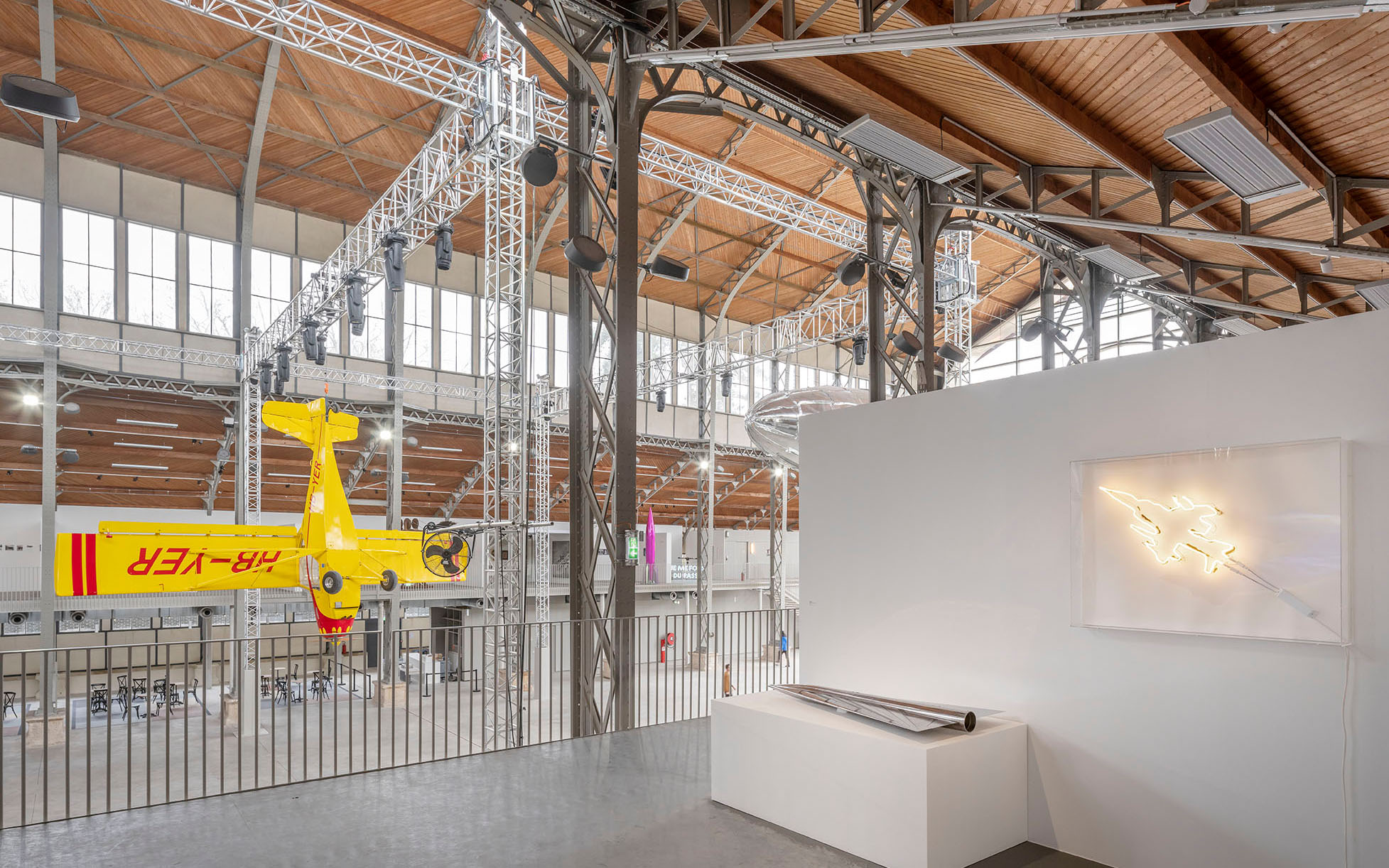 Galerie Barbara Thumm \ Fiona Banner aka The Vanity Press