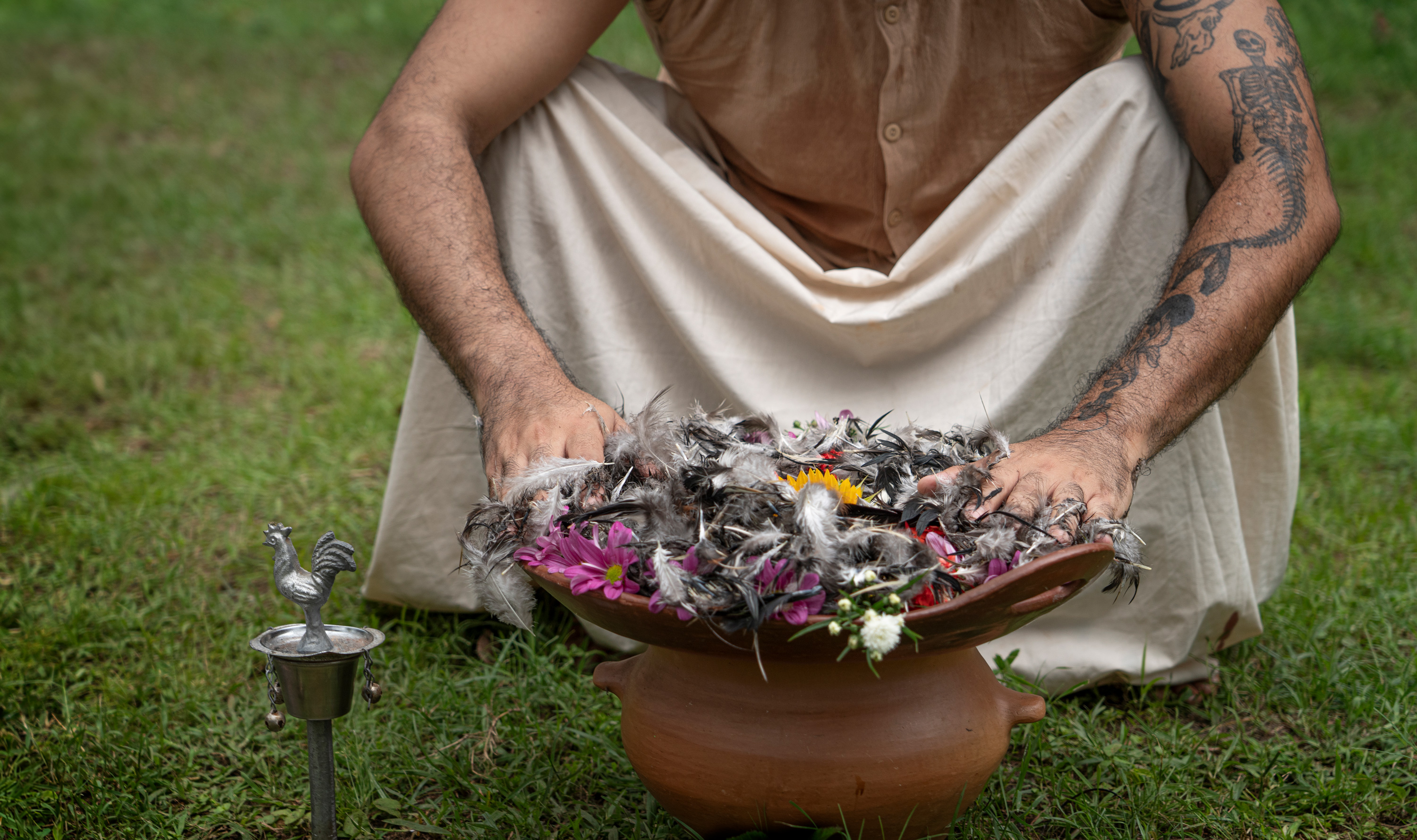 Galerie Barbara Thumm \ Elyla – Ya-bunanma-m-a-ta-ta: WHAT I SEE WHEN I DREAM \ From the series ‚Prayer for Tending Death&#8216; (2024)