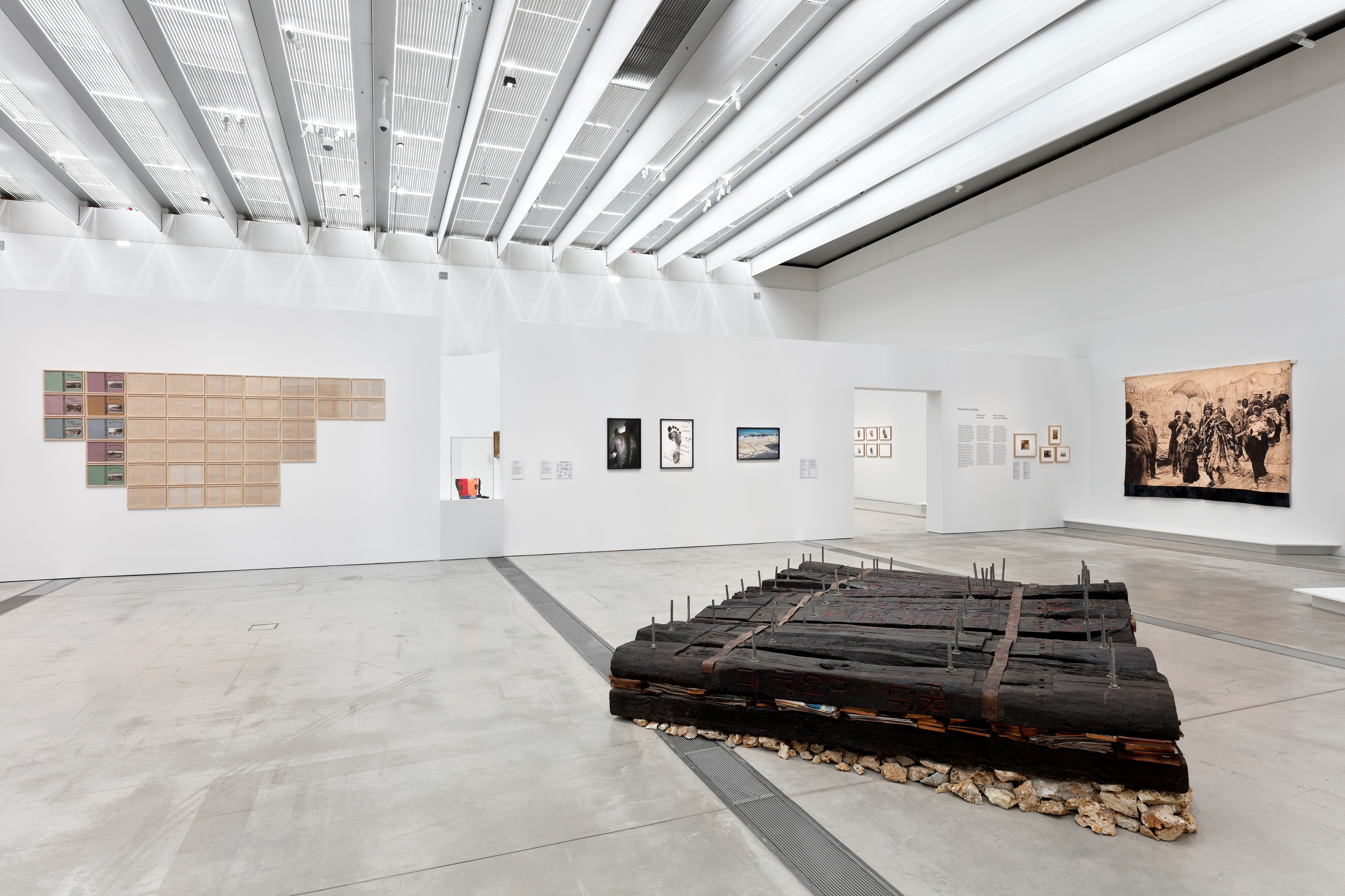 Galerie Barbara Thumm \ Roméo Mivekannin &#8211; The flip side of time, Louvre-Lens
