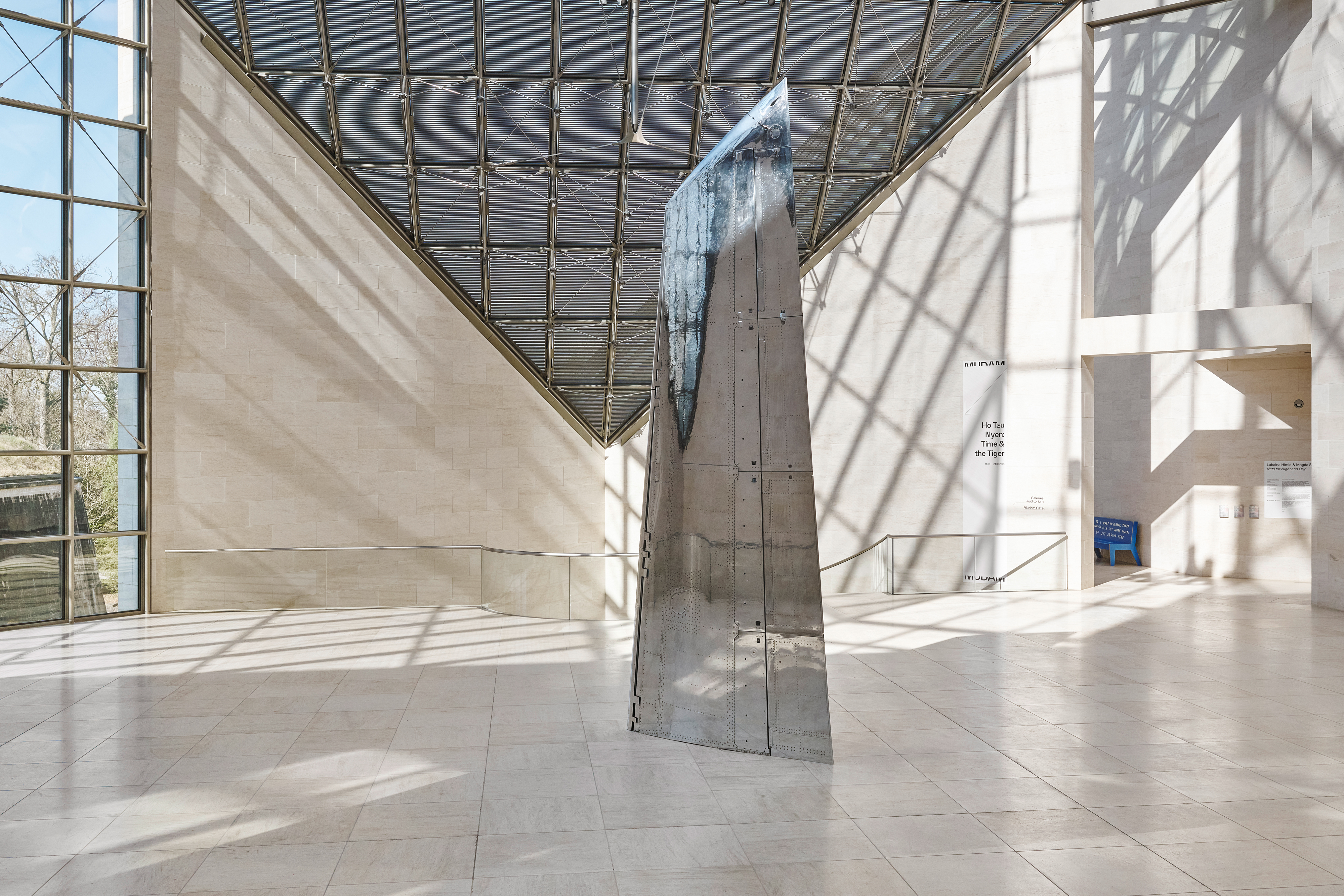 Galerie Barbara Thumm \ Fiona Banner aka The Vanity Press &#8211; Nude Wing