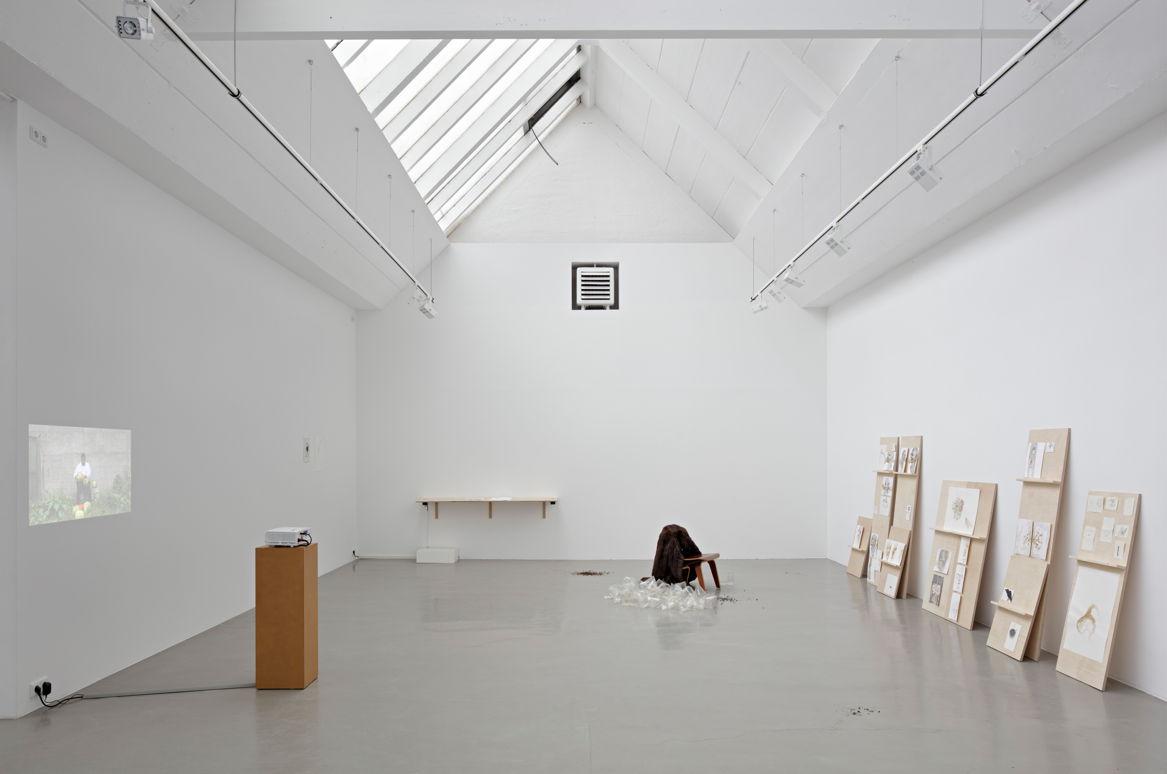 Galerie Barbara Thumm \ Group show &#8211; Antonio Paucar Maria José Arjona Naufus Ramírez-Figueroa &#8211; In/Tangible