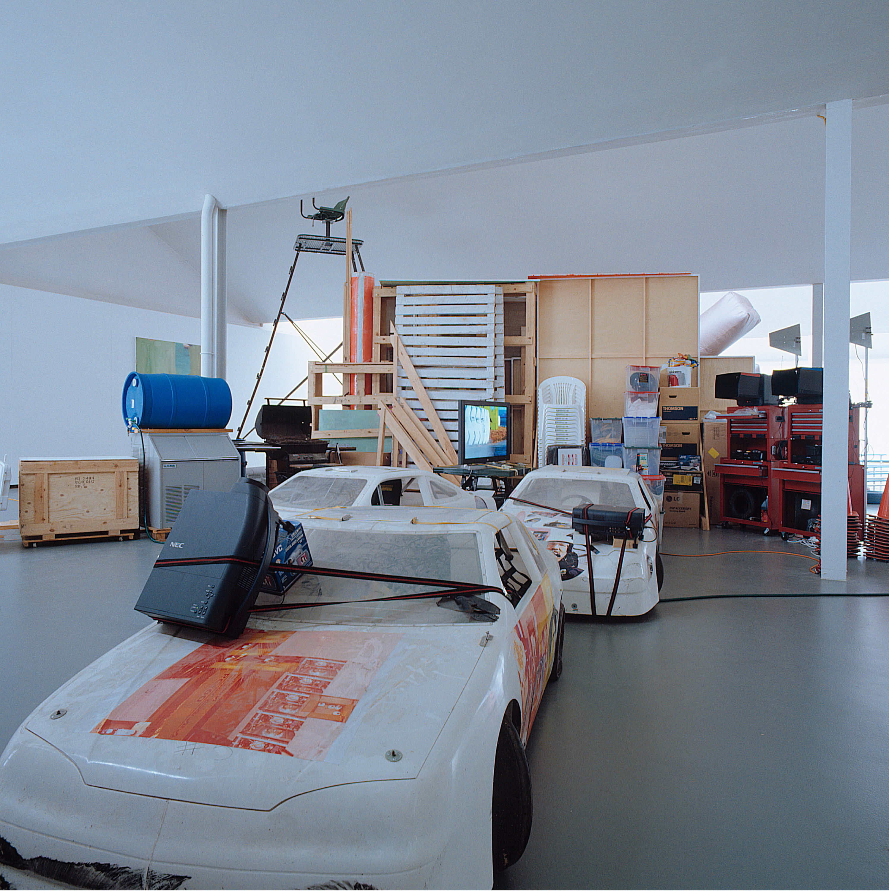 Galerie Barbara Thumm \ Peter Bonde &#8211; HALF SNOWBALL, Collaborative Project with JASON RHOADES