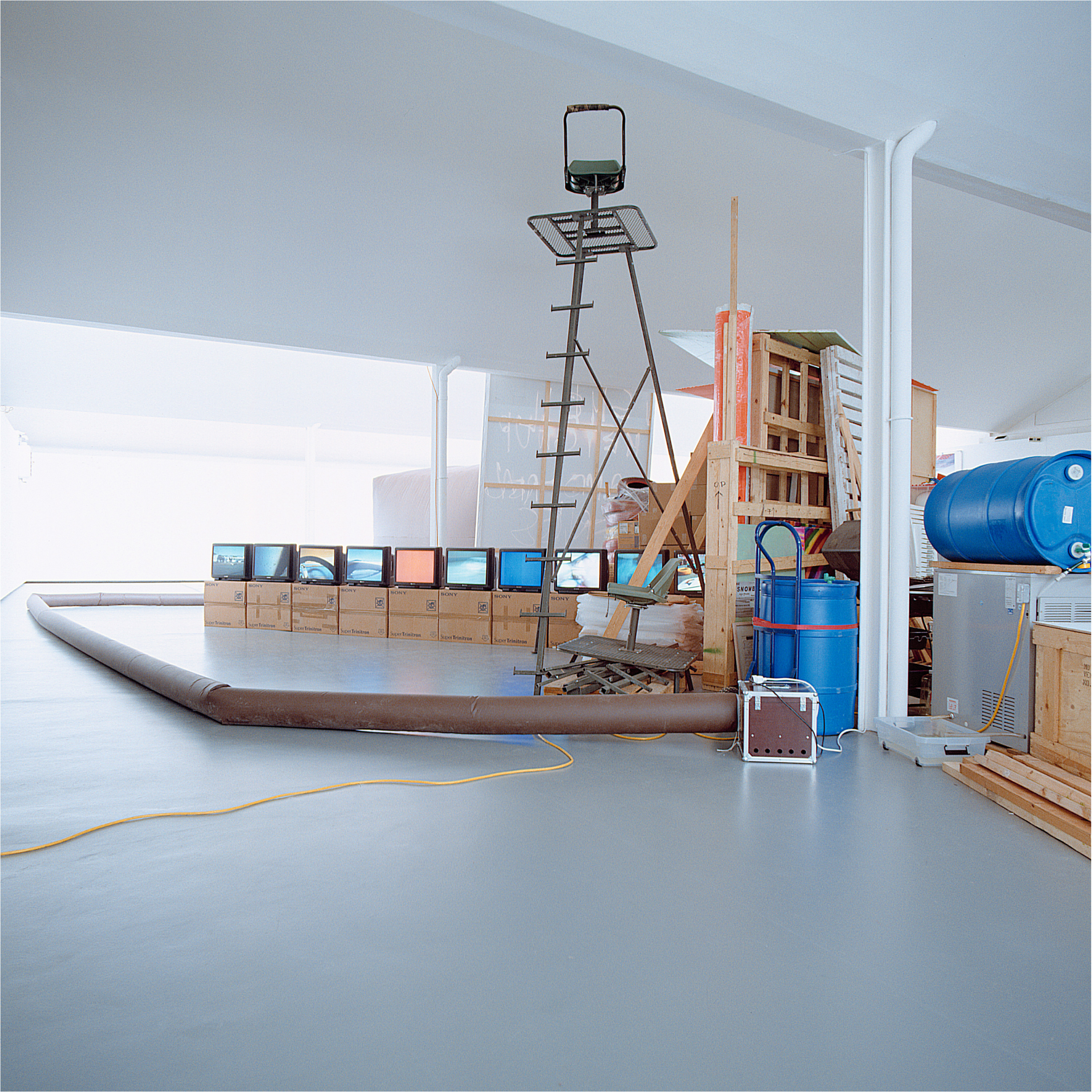 Galerie Barbara Thumm \ Peter Bonde &#8211; HALF SNOWBALL, Collaborative Project with JASON RHOADES