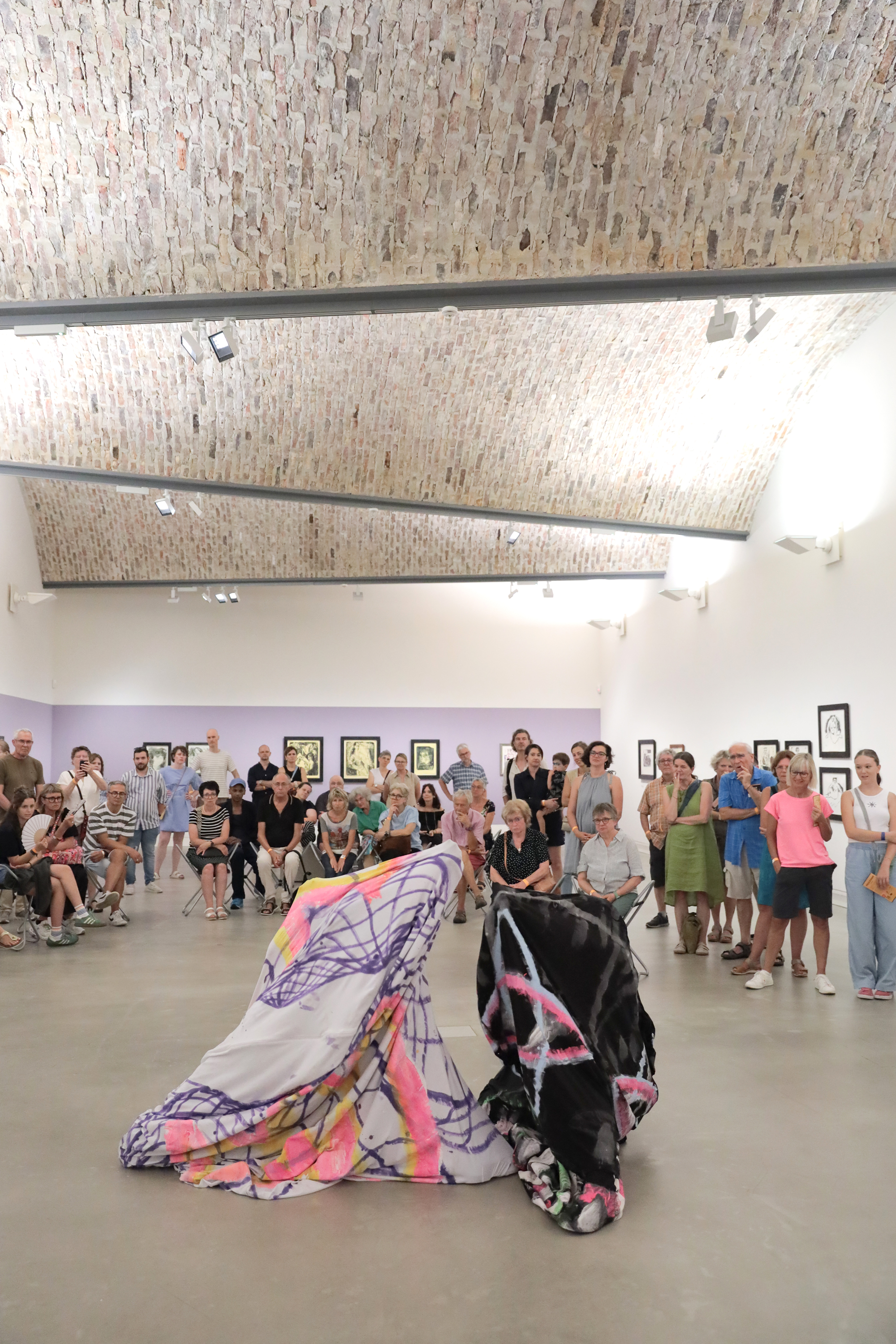 Galerie Barbara Thumm \ Mukenge/Schellhammer &#8211; Performance in Kunstmuseum Ravensburg, Lange Nacht