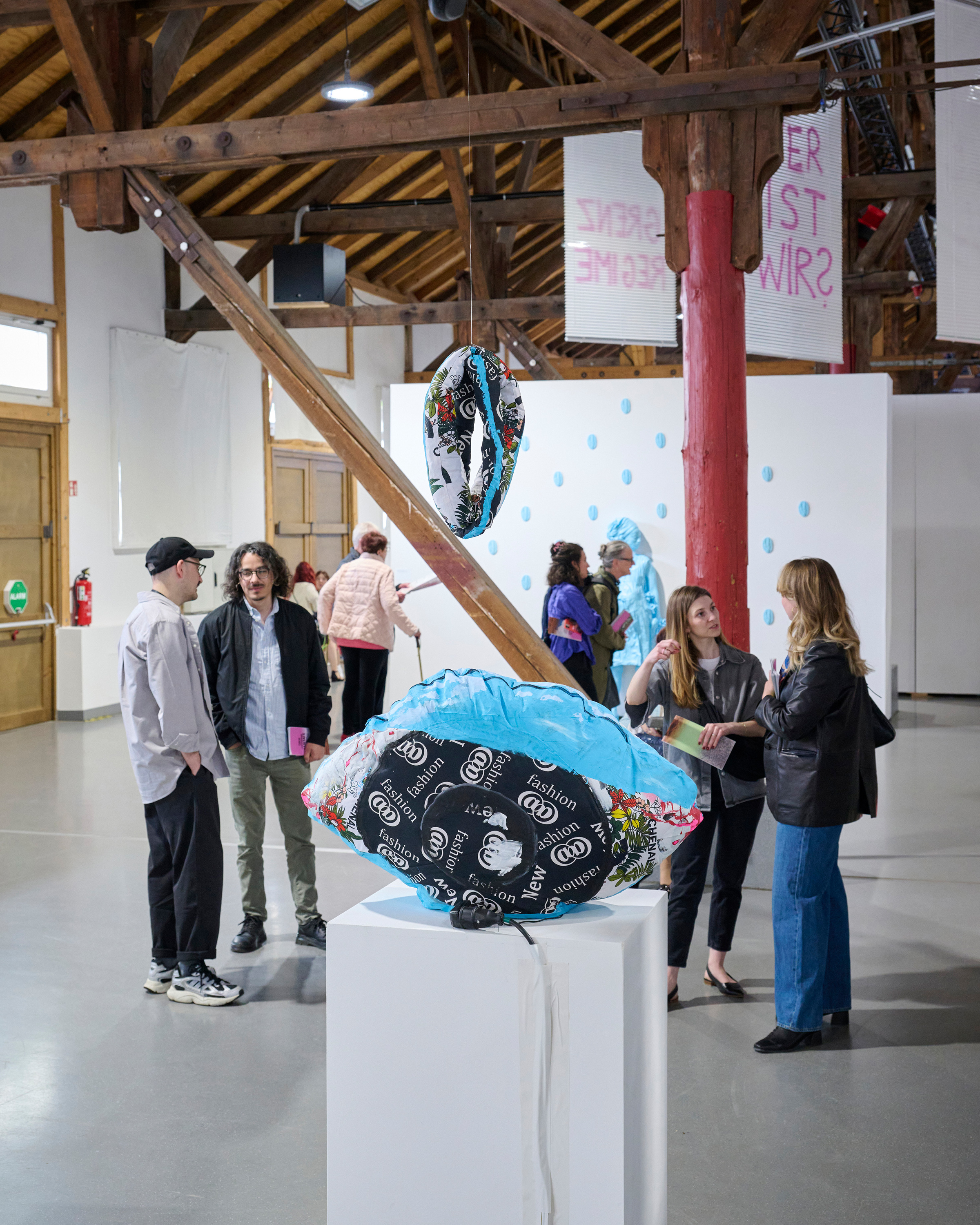 Galerie Barbara Thumm \ Mukenge/Schellhammer &#8211; Habitats. (Un)Safe Spaces, Triennale Kleinplastik