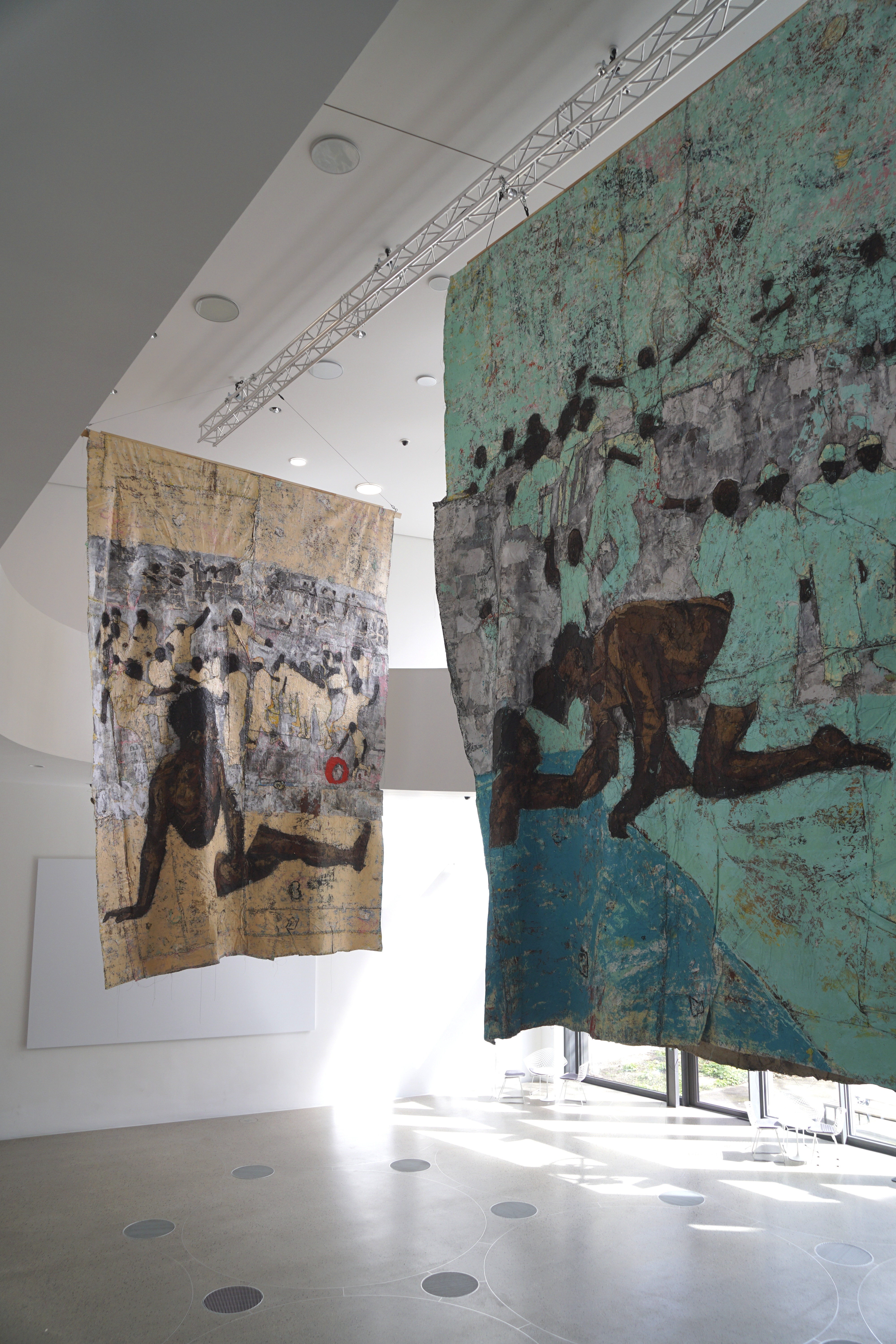 Galerie Barbara Thumm \ Kaloki Nyamai – INSTALLATION IM CALDER-SAAL