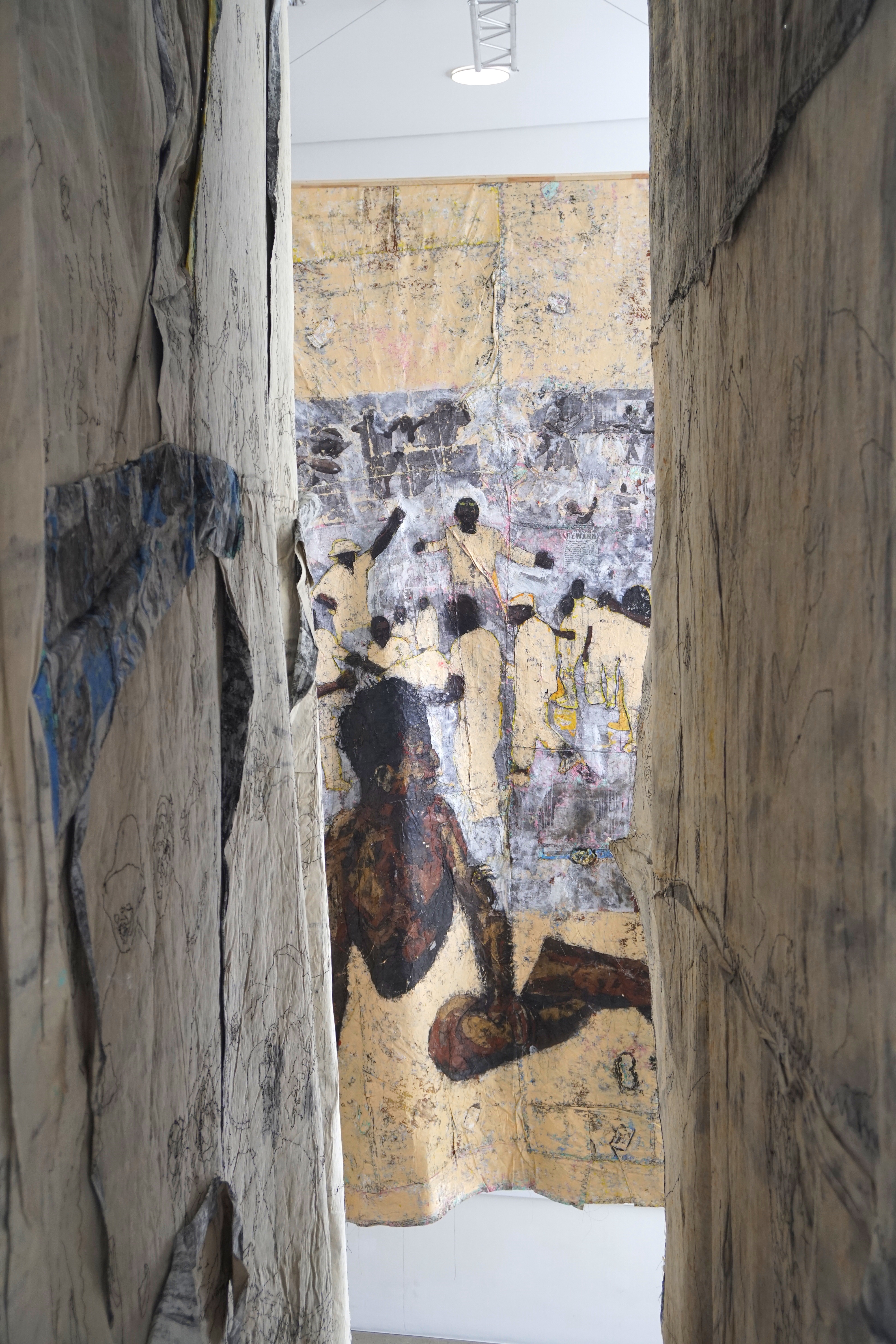 Galerie Barbara Thumm \ Kaloki Nyamai – INSTALLATION IM CALDER-SAAL